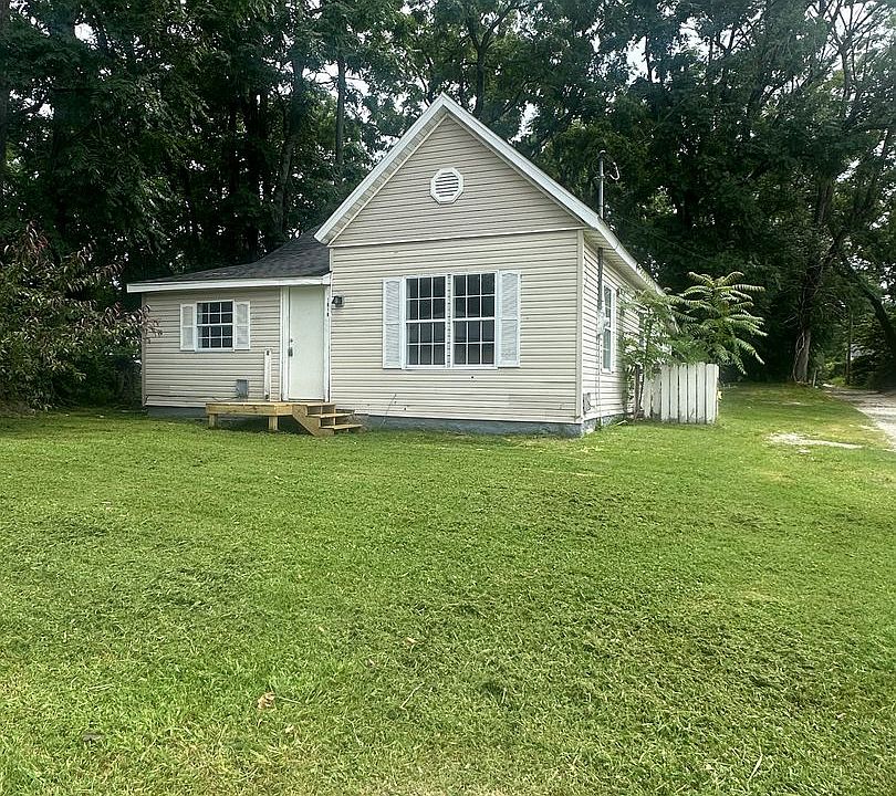 1st image of 1818 N Weller Ave