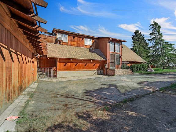 3rd image of 3239 W Avenue L8
