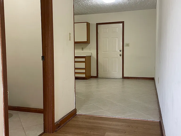 105 Mayflower Rd #0 — Photo 3