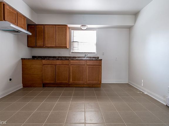 101 Memorial Dr Apartments Chicago Kitchen_01