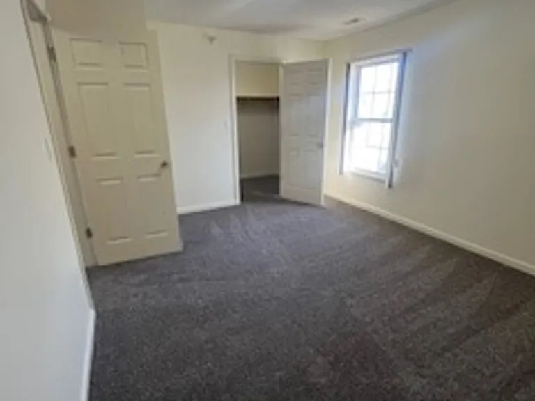 Ashley Square Apartments — Photo 53