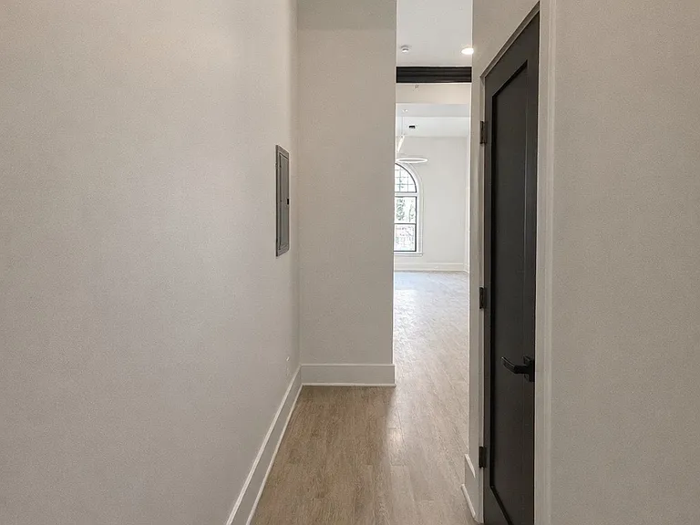 411 W 1st Ave #304 — Photo 2
