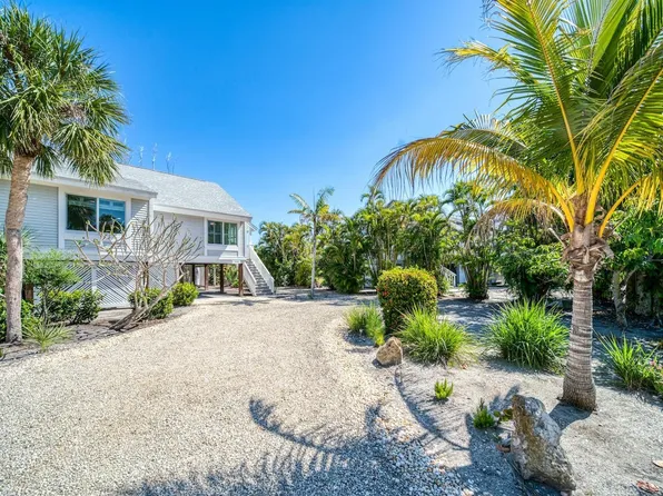 1446 Sandpiper Cir, Sanibel, FL 33957