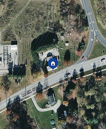 2nd image of 1032 Main St