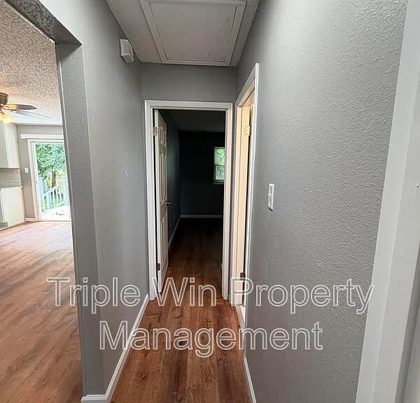753 Watersedge Dr — Photo 26