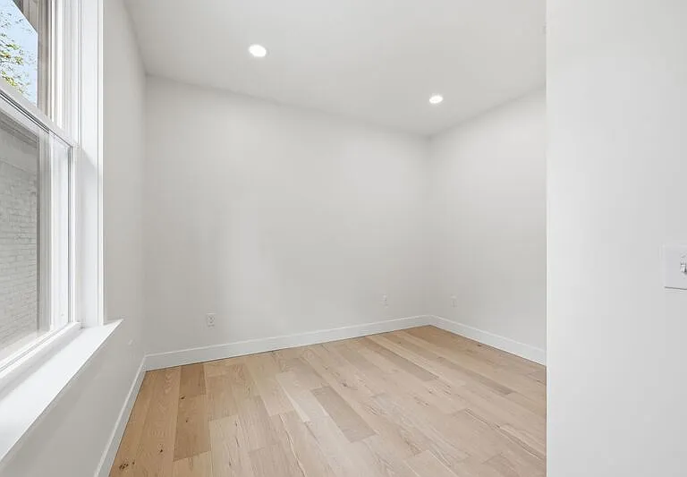 830-834 Oak St #830 OAK STREET — Photo 16