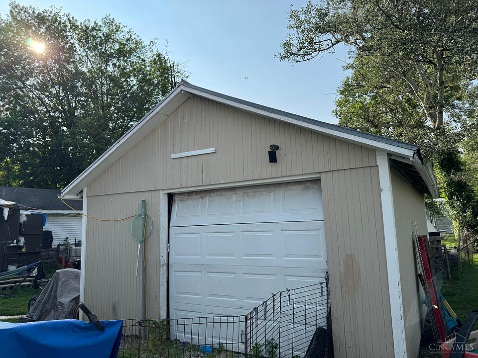 2nd image of 585 Florence Ave