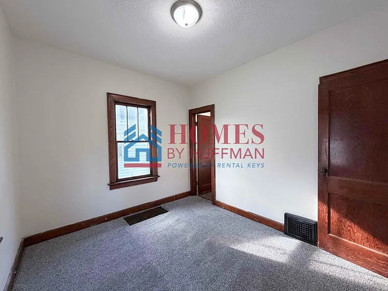 1116 Marshall Ave — Photo 7