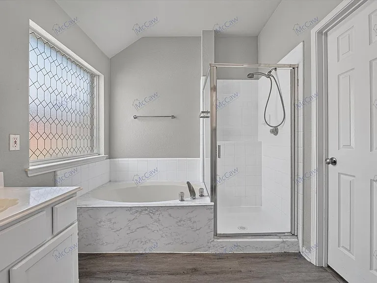 333 Stately Oak Ln — Photo 22