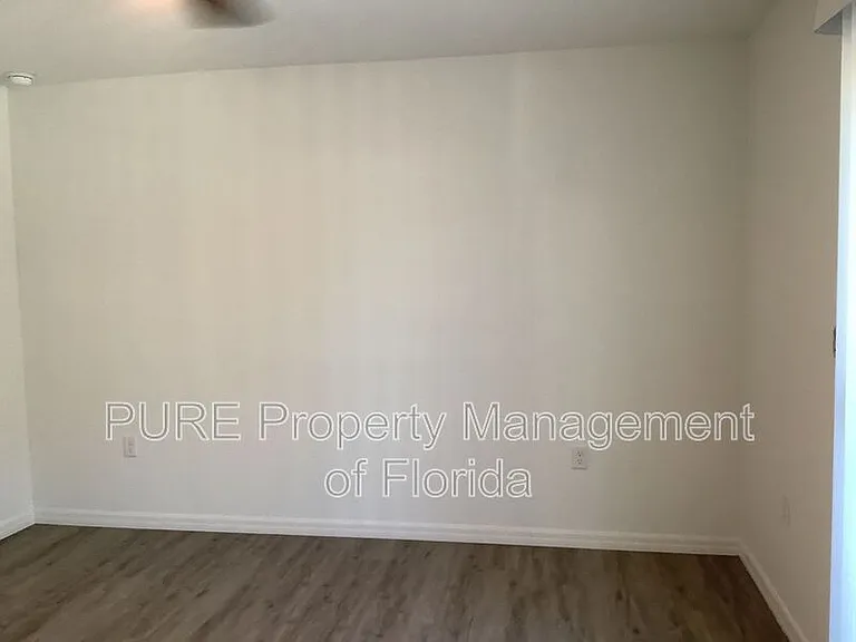 710 NE 4th St #102 — Photo 9