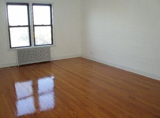 8 Lafayette St APT 2, Williston Park, NY 11596