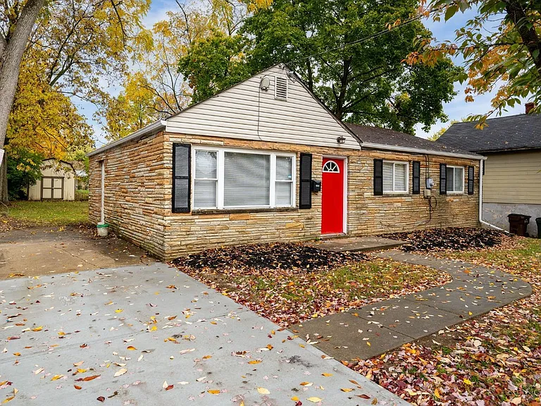 4516 Leslie Ave — Photo 3