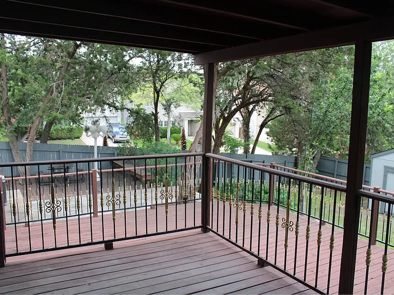 9002 Limestone Hl — Photo 17