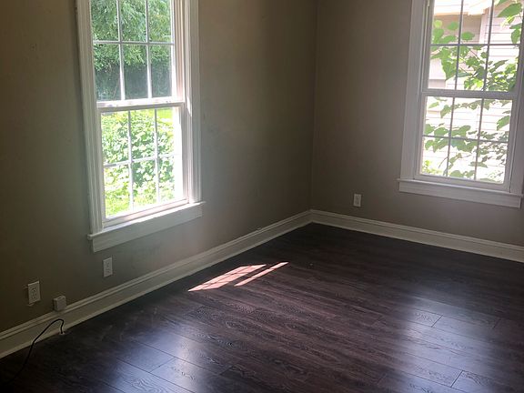 2nd image of 212 Lillian St