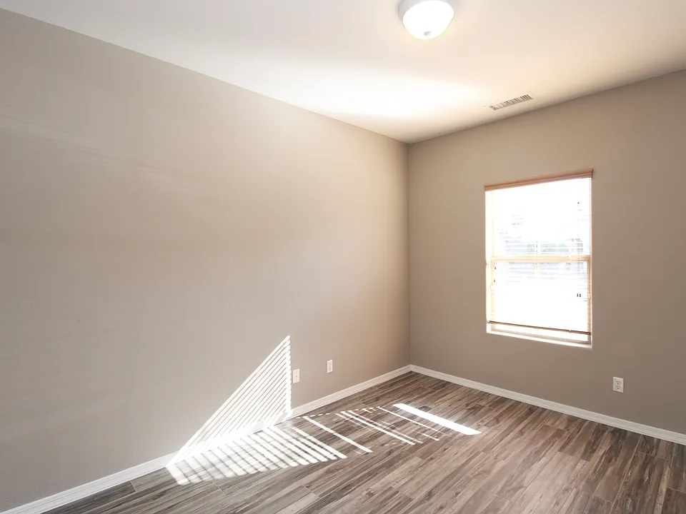 2144 W Kathleen Rd