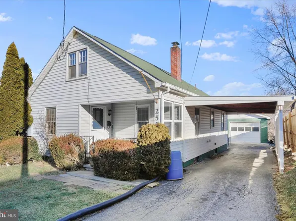 255 W Marathon Pl, Romney, WV 26757