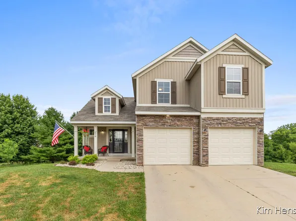 678 Orchard Ct NE, Rockford, MI 49341