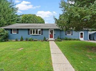 600 Thompson St, Stewartsville, NJ 08886