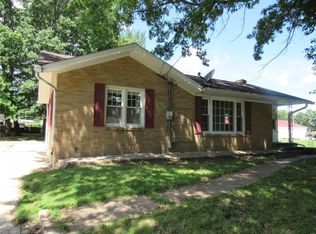 2804 Wannamaker Ln, Godfrey, IL 62035