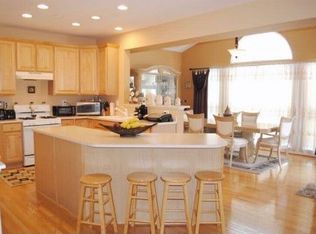 16 Lark Ln, Perkasie, PA 18944