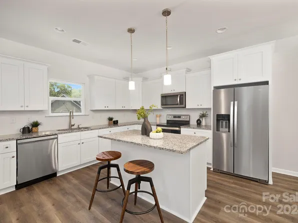 2020 Juniper Dr, Charlotte, NC 28269