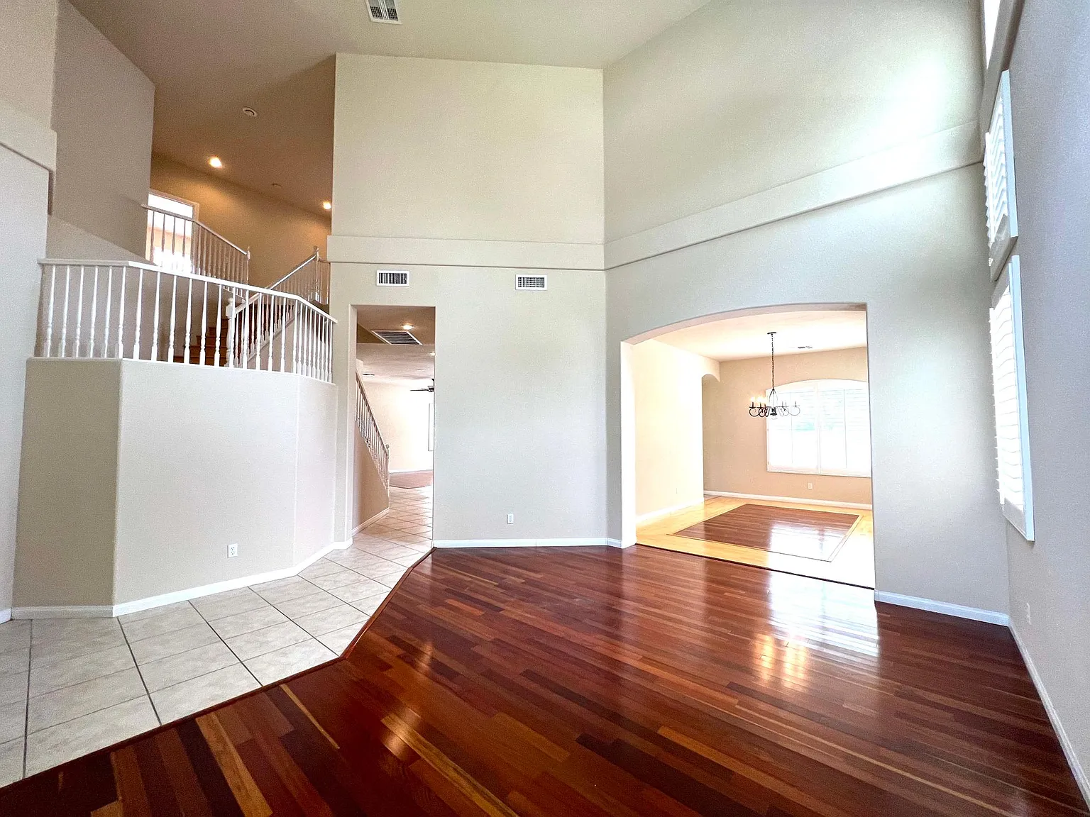 4 bed, 3573 sqft, $3,680 — Photo 4