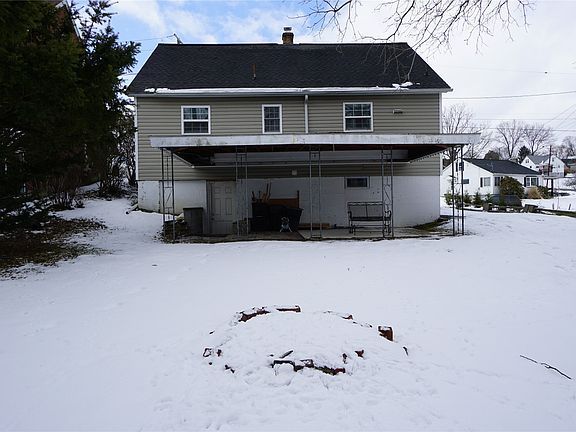 5th image of 228 Hastings Ave
