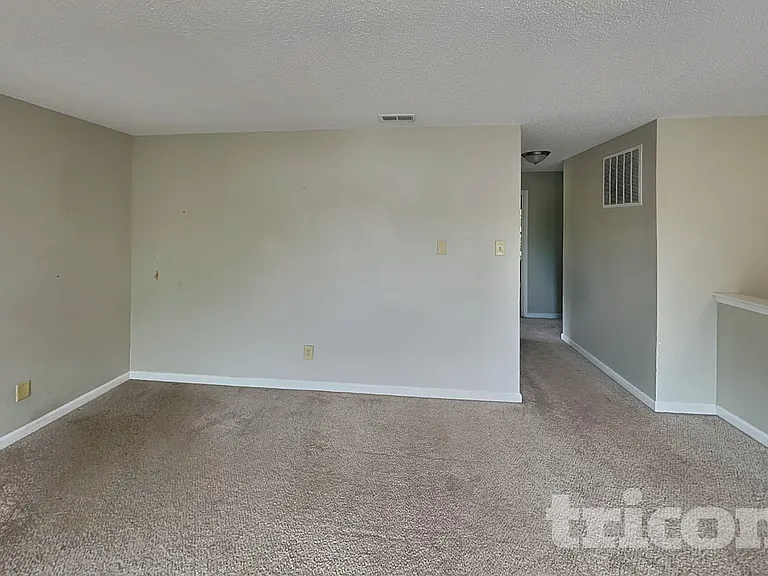 7921 Crackling Ln — Photo 16