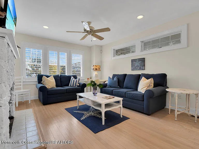 303 B St — Photo 14