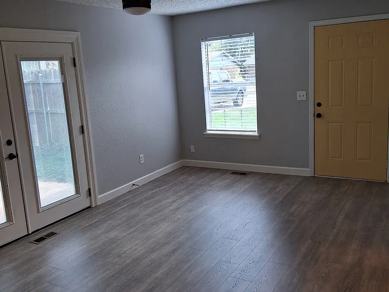 Creekwood Ter — Photo 9