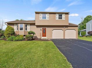 5916 Brigadier Dr, Cicero, NY 13039