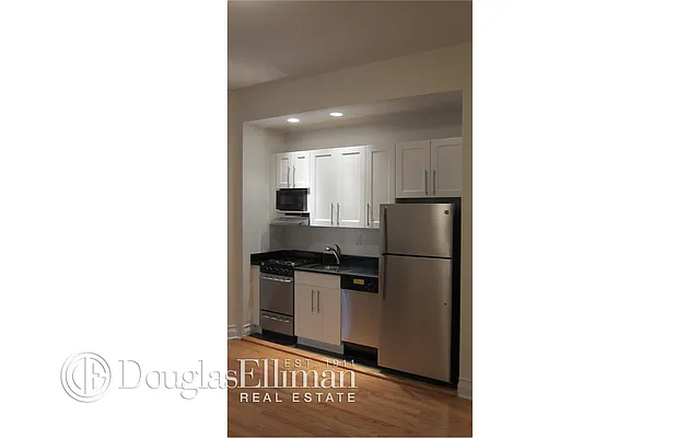 Rented by Douglas Elliman | media 26