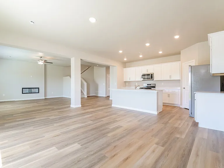 2120 Christina St — Photo 9