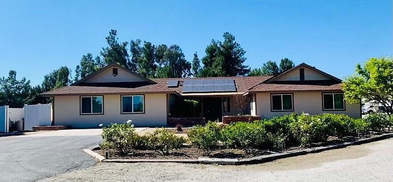 1st image of 41655 Magnolia St