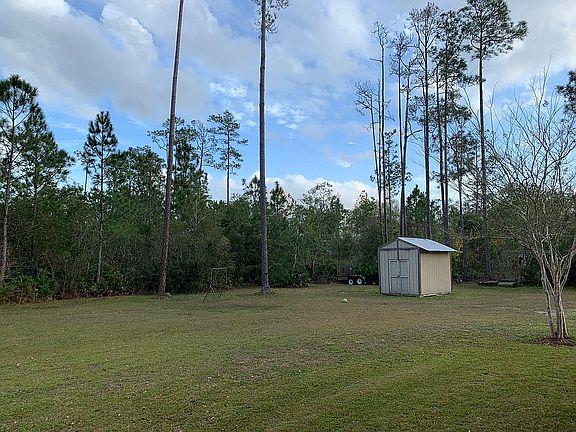 5th image of 222 Pine Cone Ln