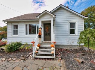 286 Bloomingrove Dr, Troy, NY 12180