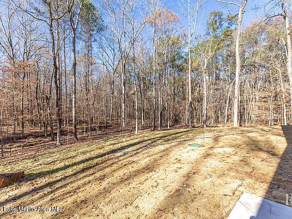 4th image of 124 Fern Ridge Ln