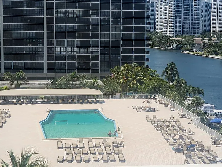 1985 S Ocean Dr #2K — Photo 17
