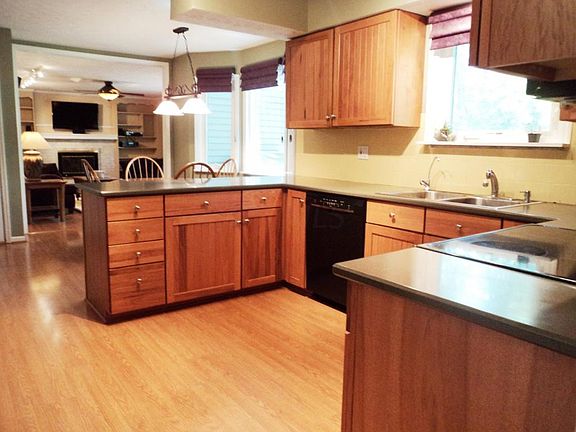 3rd image of 13757 Stonehenge Ct NW