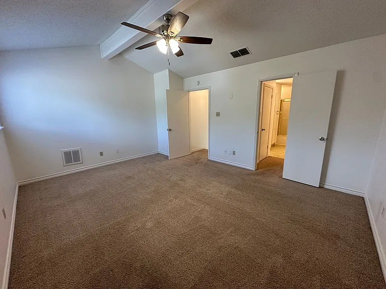5885 Creek Side Cir — Photo 23