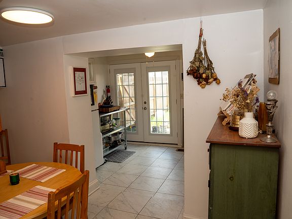 5th image of 3 Walnut St