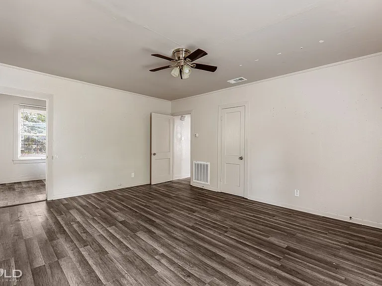 3920 Huston St — Photo 12
