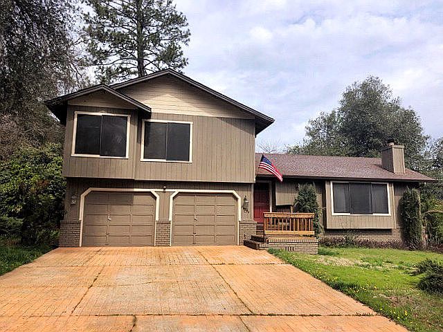 3 bed 2 bath great location