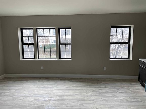 3rd image of 704 8th St #202