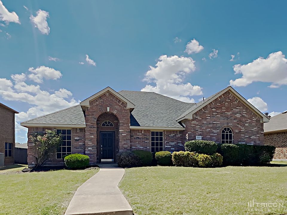 1st image of 2123 Woodmere Dr