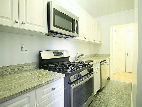 2nd image of 66 Saint Nicholas Pl #4B