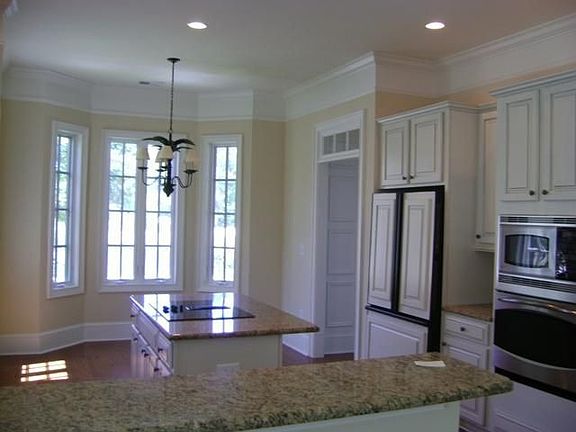 3rd image of 156 Harbor Club Dr