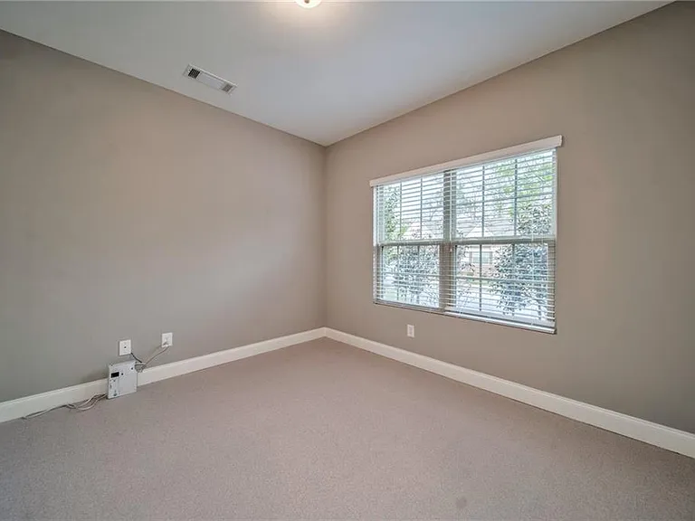 4914 Whisper Creek Ct — Photo 4