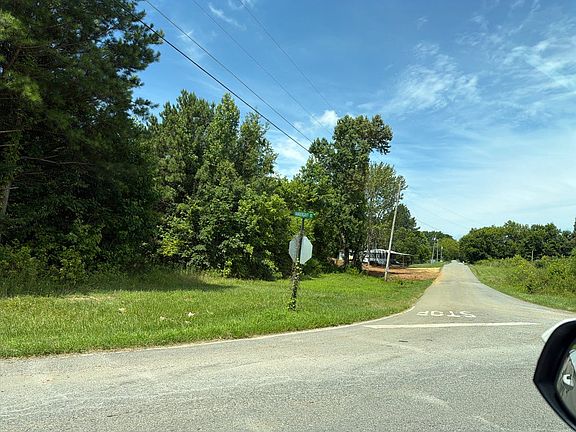 5th image of 412 Vandergriff Rd