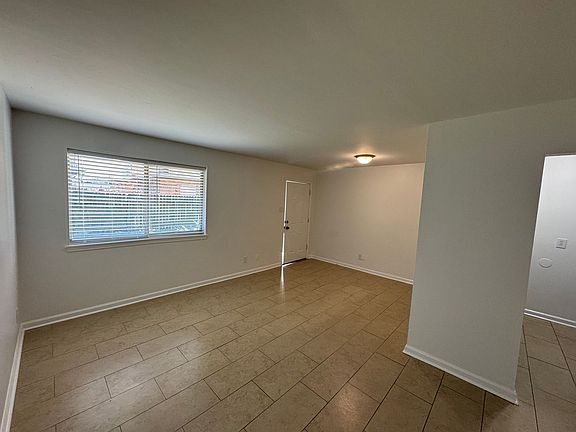 3rd image of 1512 Lake Ave APT G